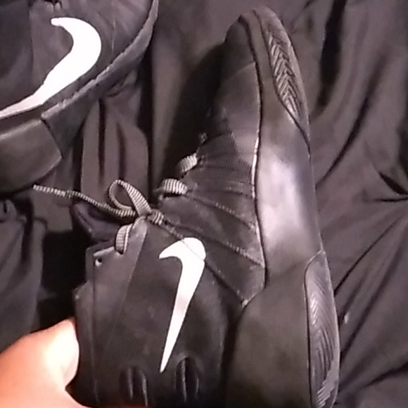 Nike's - Picture 7 of 8